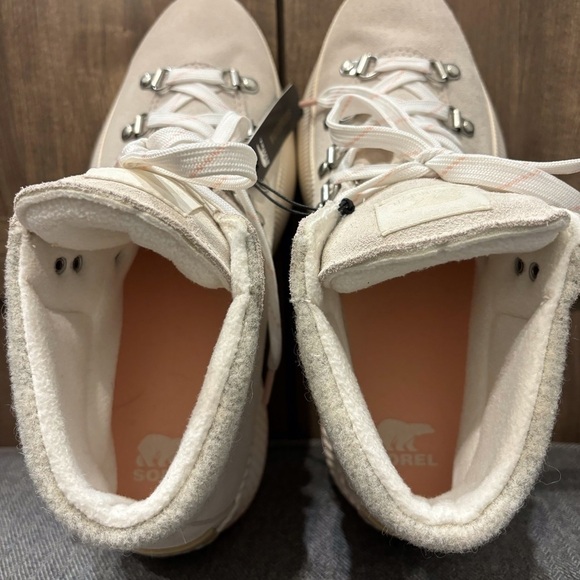 NWOB SOREL Out N About III Conquest Suede Boots stone white 9.5 - Picture 9 of 11